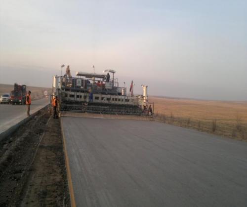 Laying of cement concrete pavement at PK780-784