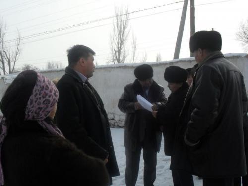 14.01.11. Meeting with the owners of real estate in Shaga village (Turkestan)