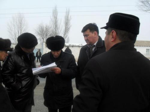 14.01.11. Meeting with the owners of real estate in Shaga village (Turkestan)