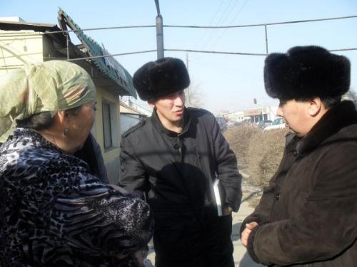 15.01.11. Going round the trade objects, built-up by encroachment in Yntymak village (Shymkent)