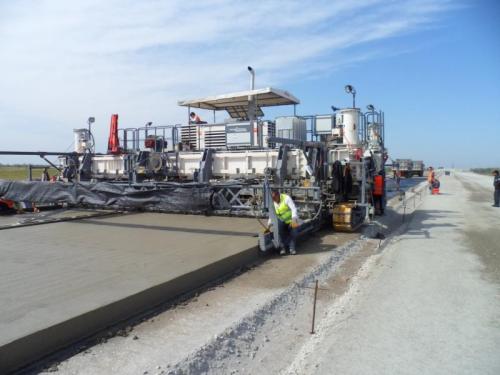 CH 330+00 Construction of concrete pavement