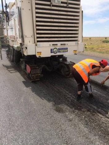 Photo No.1 Milling of wearing course from CSMA-20 at km 1626+760 on left lane of the road. July 10, 2016