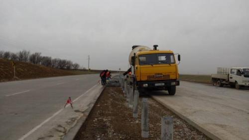 Устройство цементобетонного покрытия на разделительной полосе