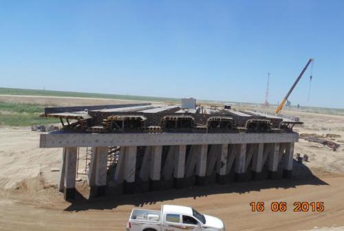 Assembly and installation of frame elements of cast-in-situ superstructure of overpass at PK196+00