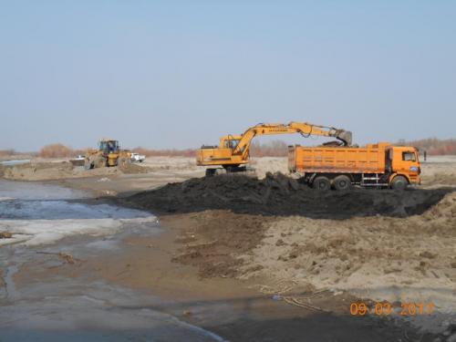 Cleaning of Ili river bed