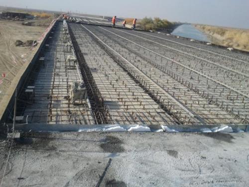 Bridge No.1 PK 570+80. Construction of cast-in-situ laid plate of span No.3