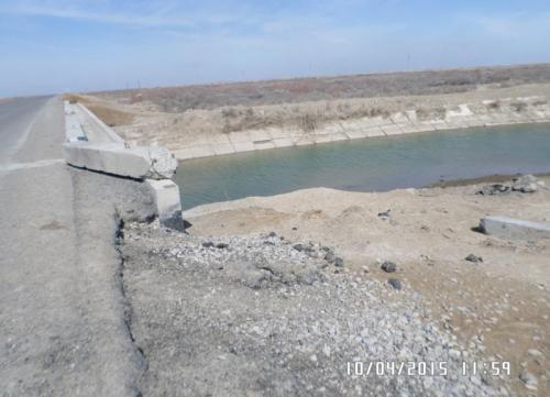 Bridge No.10 PK387+32,485 Outlet is cleaned, strengthening of slopes are not completed