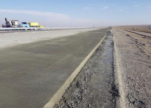 Concrete widening of acceleration lane of the rest area at pk 544+00 RHS