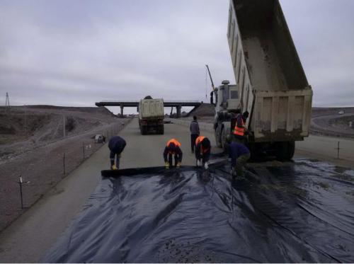 Cement Concrete Pavement PK 0+70, installation of geotextile